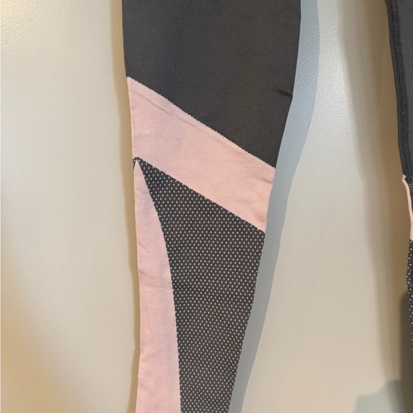 Forever21 Gray & Lavender Gym Colorblock Leggings (Size Small) - Picture 3 of 8